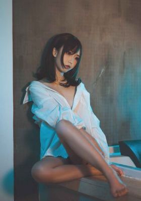 欧美老女星背影图片_短视频完整无删减版